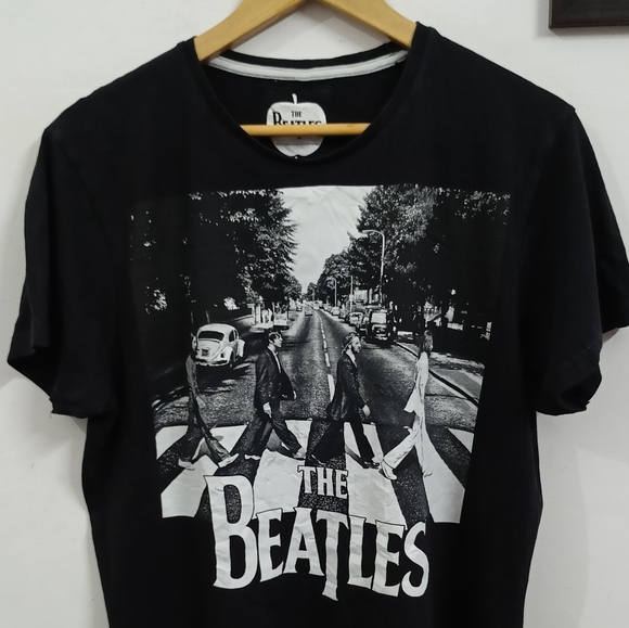 Thea Beatles authentic Musical band Tshirt for men's and women's - Picture 2 of 4